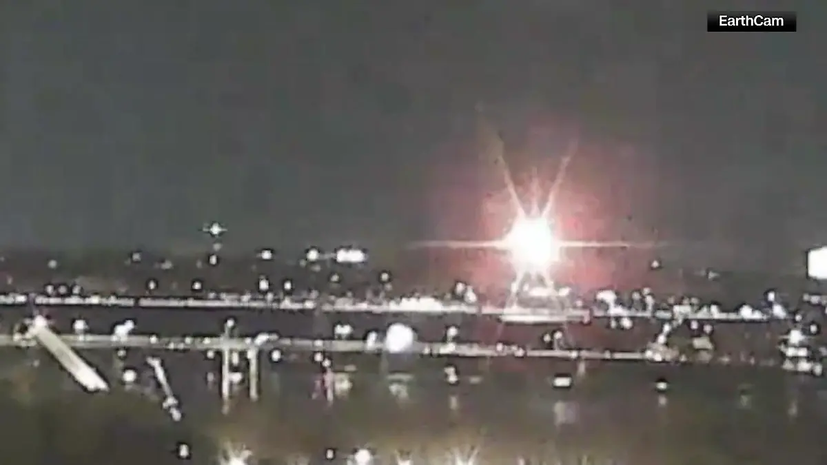 Washington: Viele Tote befürchtet Flugzeugabsturz nahe Hauptstadt-Airport