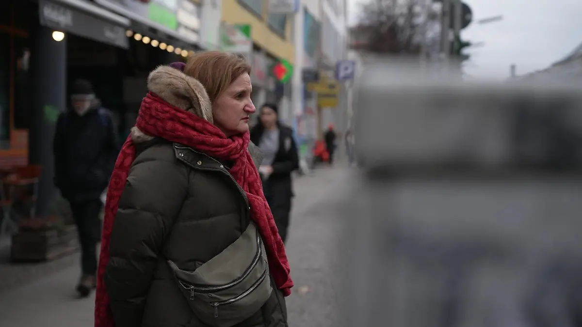Kerstin Herrnkind auf den Spuren ihres Bruders Uwe in Berlin