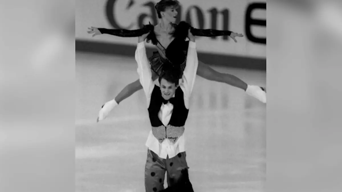 Die russischen Eislauftrainer und ehemaligen Weltmeister Jewgenia Schischkowa und Wadim Naumow.