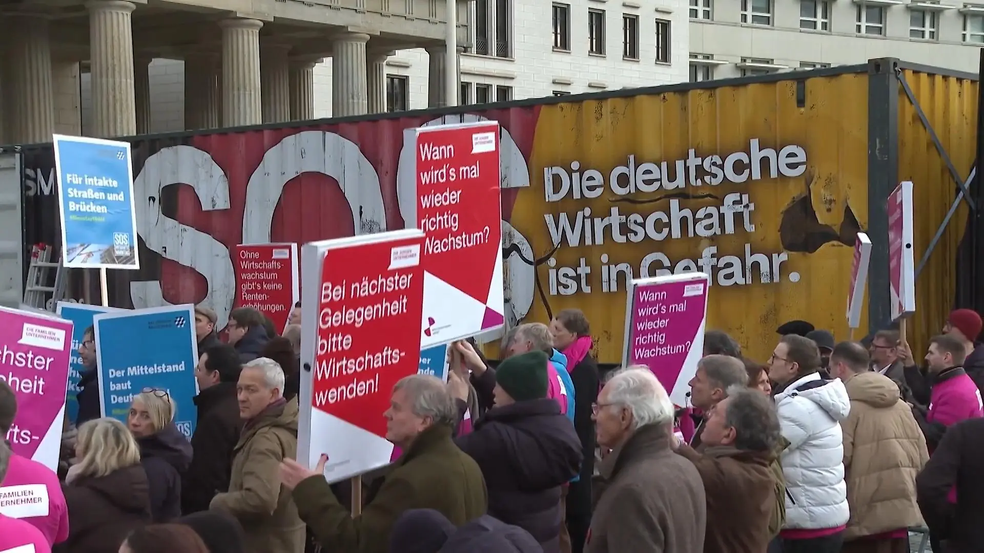 Unternehmer schlagen Alarm "Wrtschaftswarntag"