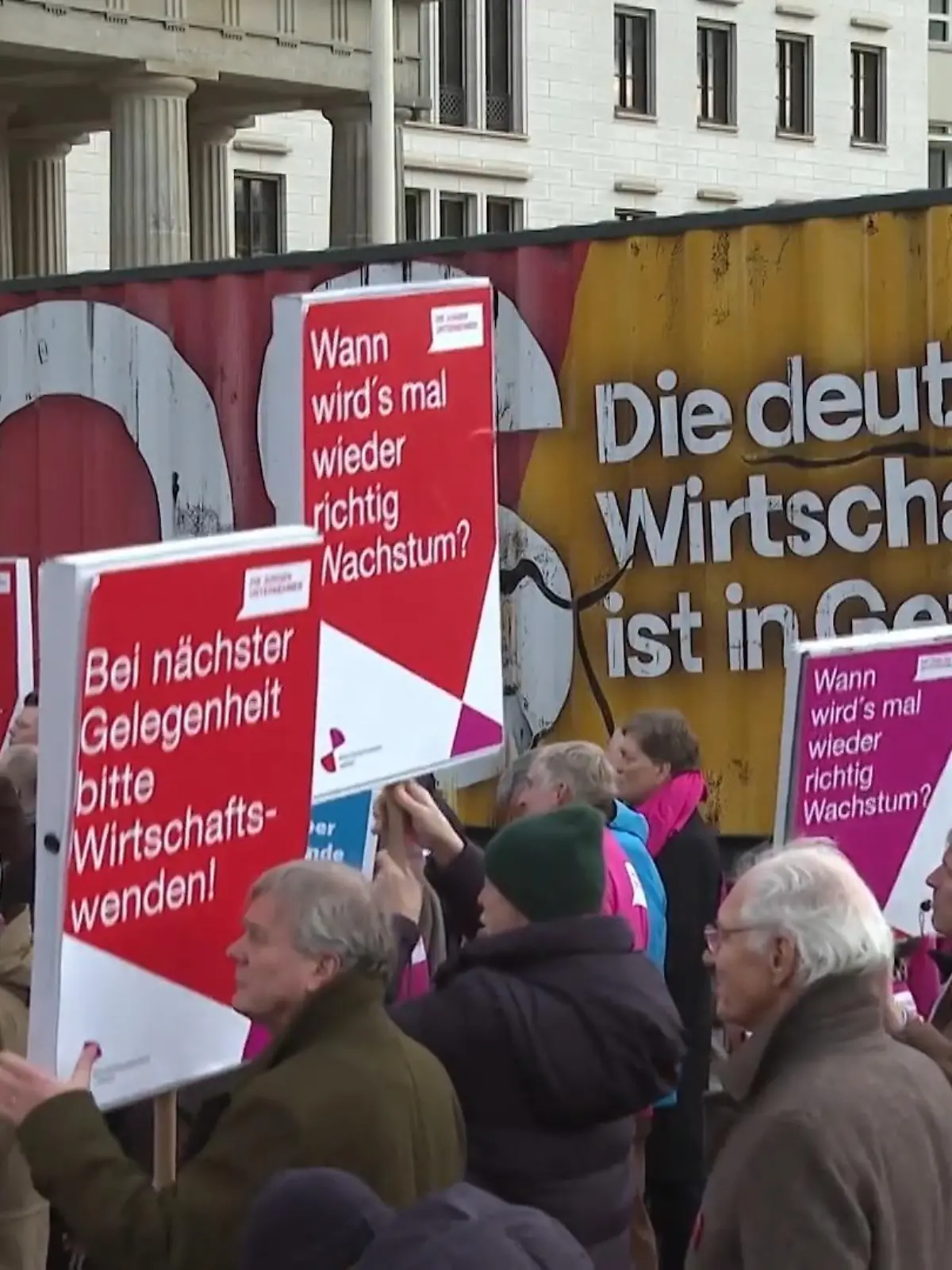 Bild zu: "Unternehmer schlagen Alarm"