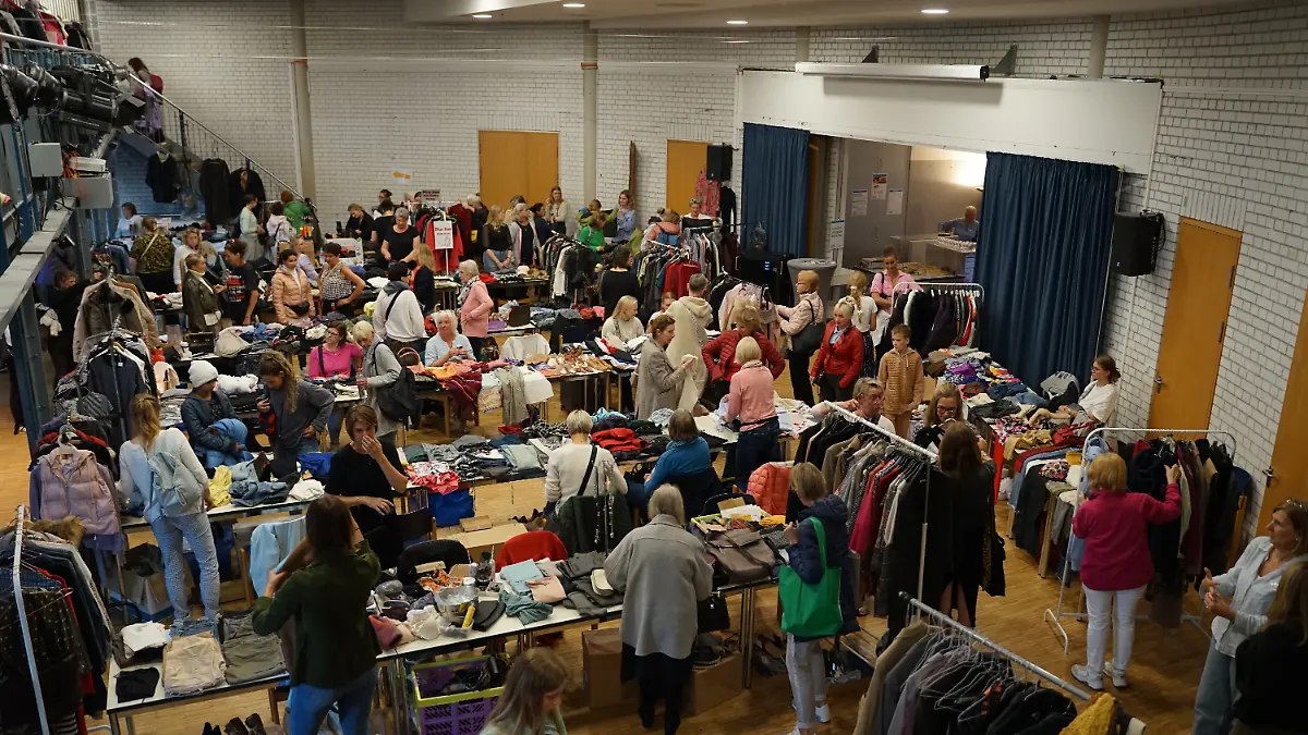 Beim Secondhand shoppen ganz ohne Männer könnt ihr viele schöne Teile finden.