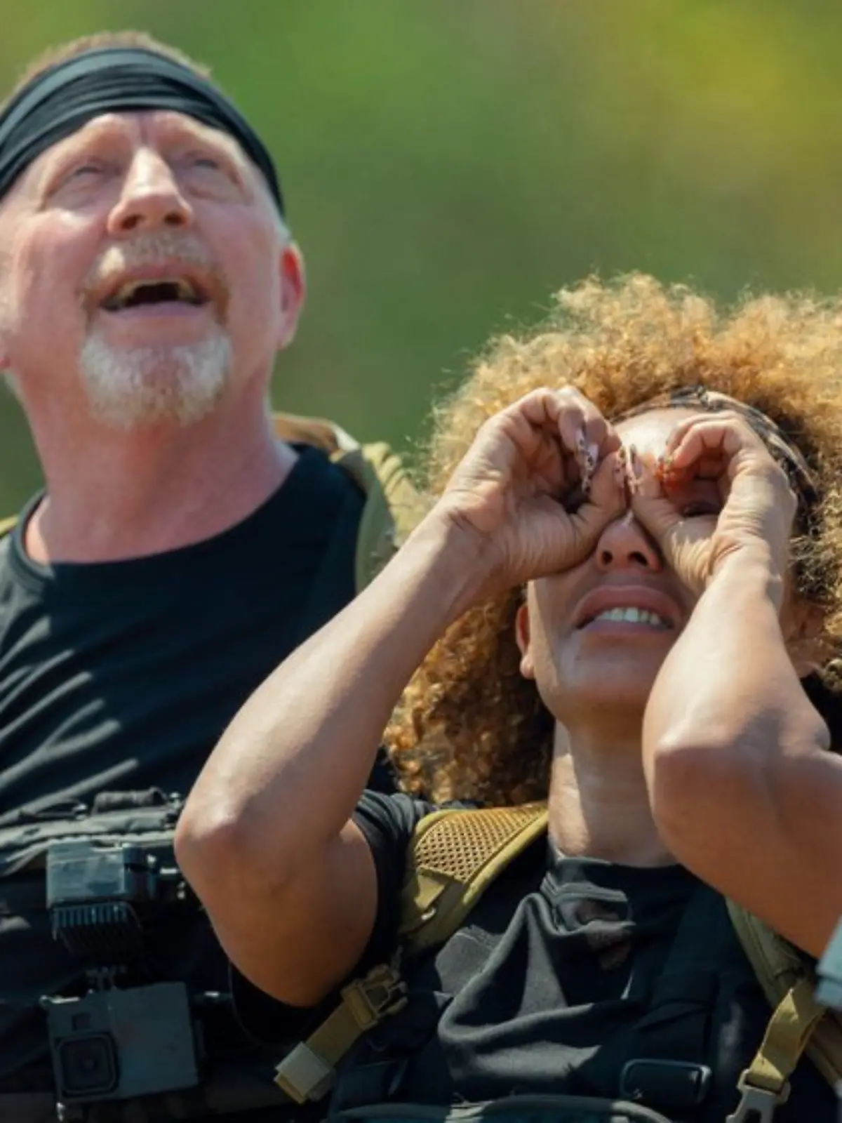 Boris Becker und Mel B in der Netflix-Serie „Bear Hunt - Die Promi-Jagd”. 