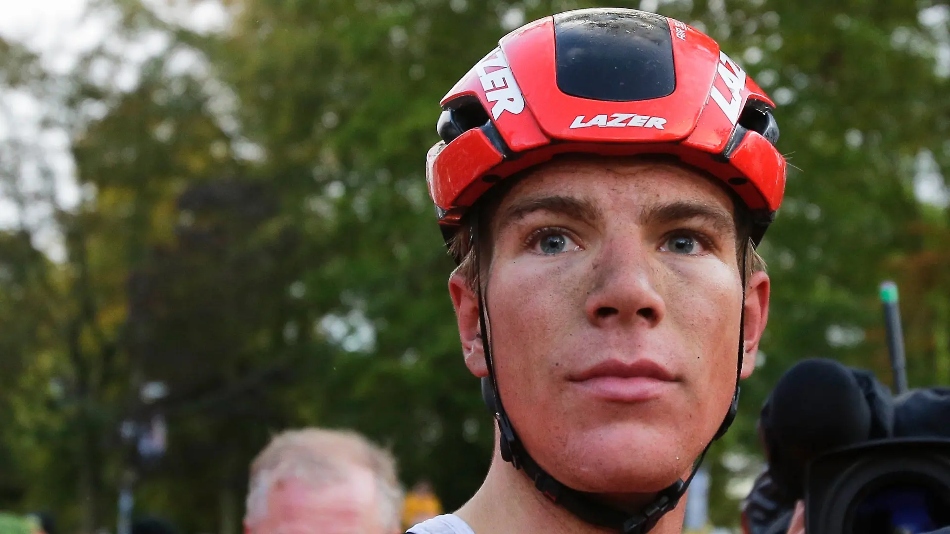 Nils Eekhoff landet nach dem Crash im Krankenhaus.