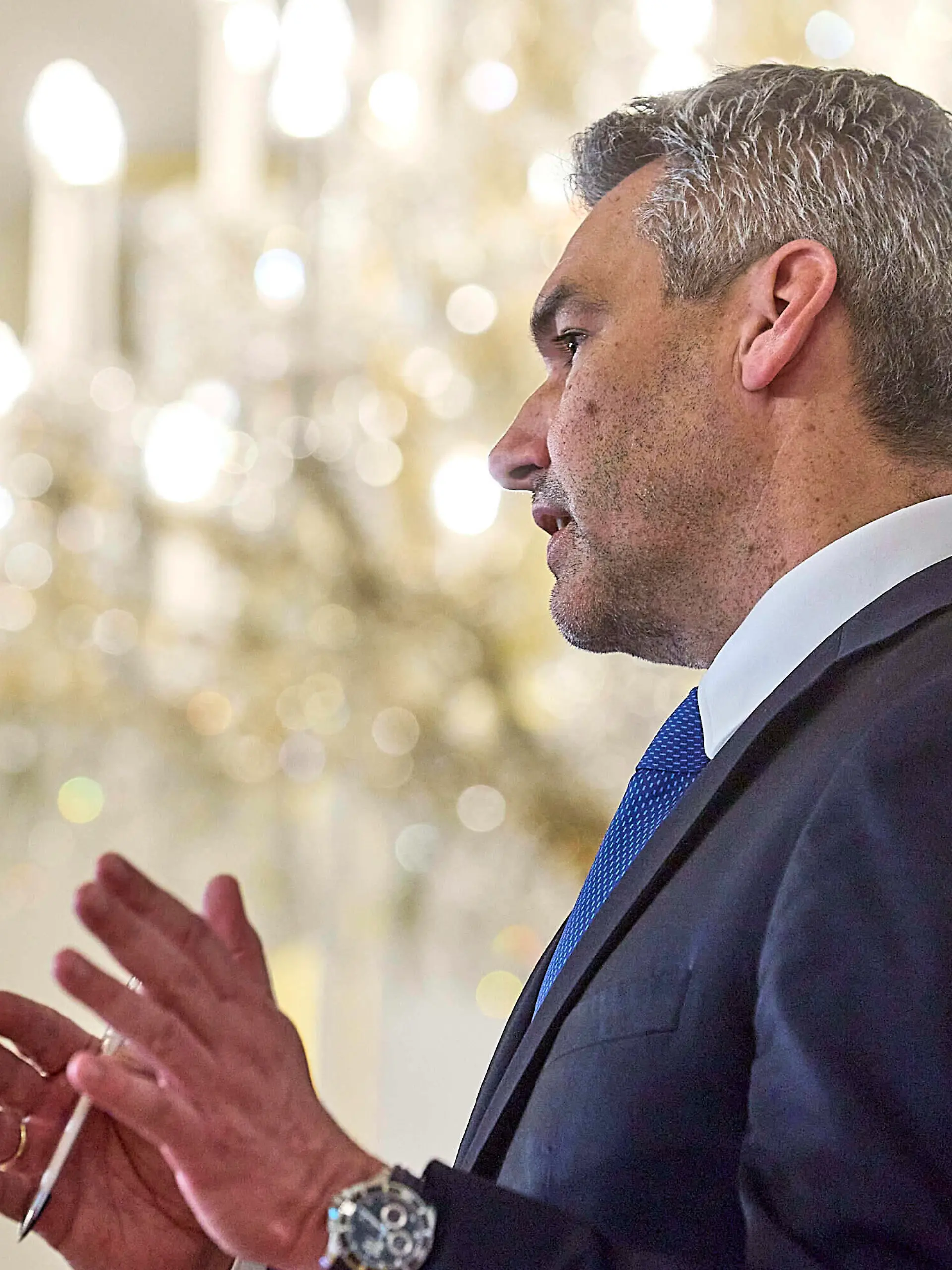  - Wien 22.02.2022- Corona-Krise - Im Anschluss an die heutige Sitzung des österreichischen Sicherheitsrates zur Kriegsgefahr zwischen der Ukraine und Russland gab der österreichische Bundeskanzler Karl Nehammer ÖVP eine Pressekonferenz zum aktuellen Stand. PHOTO: Bundeskanzler Karl Nehammer ÖVP während der PK. // Vienna AUSTRIA Covid crisis - Following today s meeting of the Austrian Security Council on the threat of war between Ukraine and Russia, Austrian Chancellor Karl Nehammer ÖVP gave a press conference on the current status. PHOTO: Chancellor Karl Nehammer ÖVP during the PC. Beratungen zur Situation in der Ukrainekrise *** Vienna 22 02 2022 Corona crisis Following today s meeting of the Austrian Security Council on the t PUBLICATIONxNOTxINxAUT