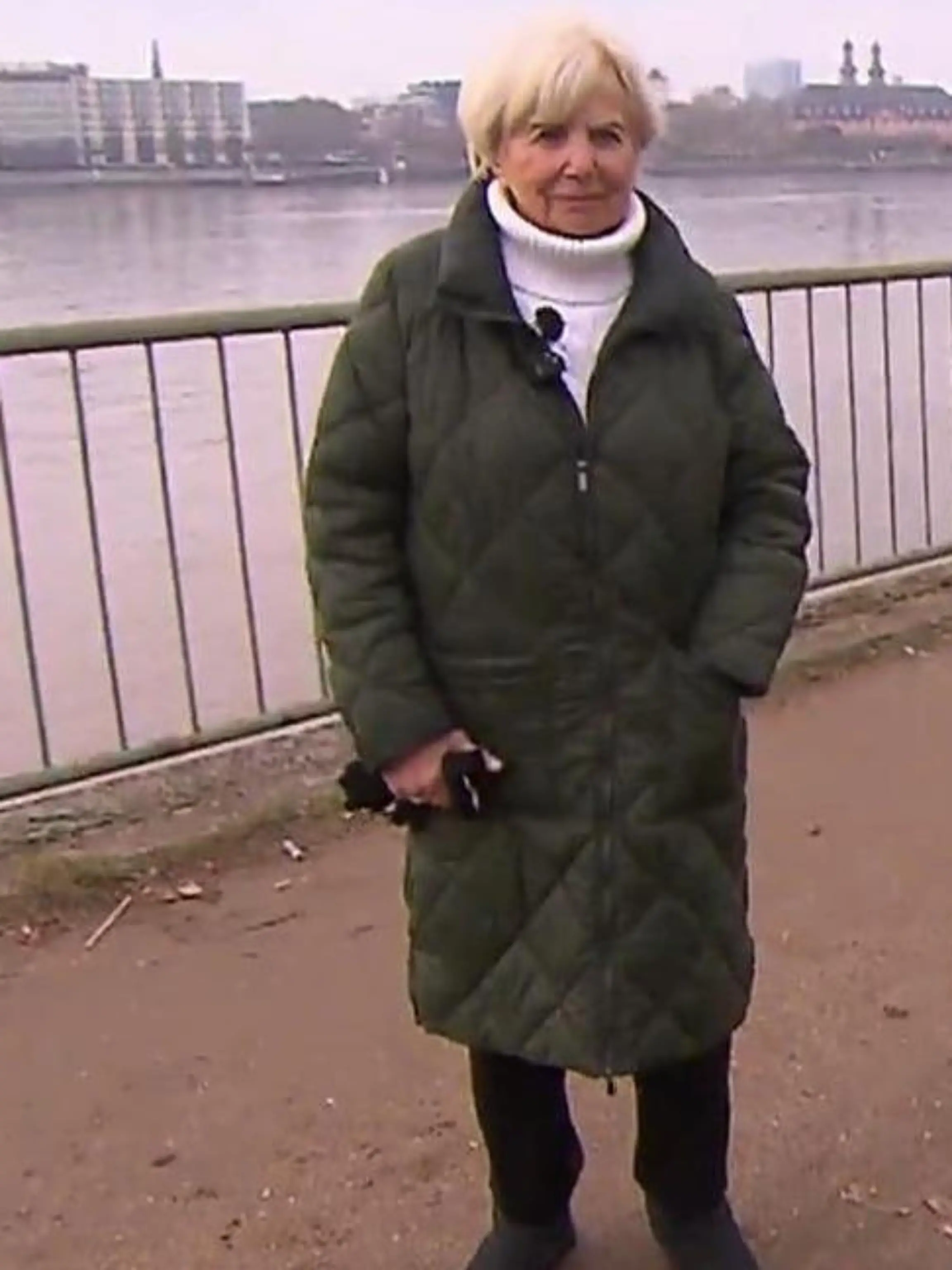 Bild zu: "Influencerin mit 90! Rosi erobert Instagram"