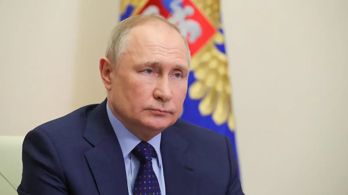  MOSCOW REGION, RUSSIA - APRIL 7, 2022: Russia s President Vladimir Putin holds a meeting with permanent members of the Russian Security Council via video link from his Novo-Ogaryovo residence. Mikhail Klimentyev/Russian Presidential Press and Information Office/TASS PUBLICATIONxINxGERxAUTxONLY TS12B81F