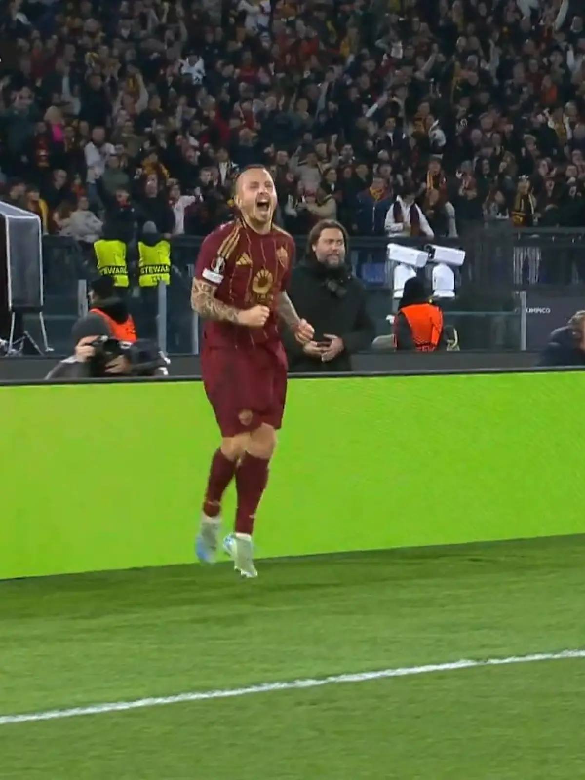 Bild zu: "Rom schockt die Eintracht!"