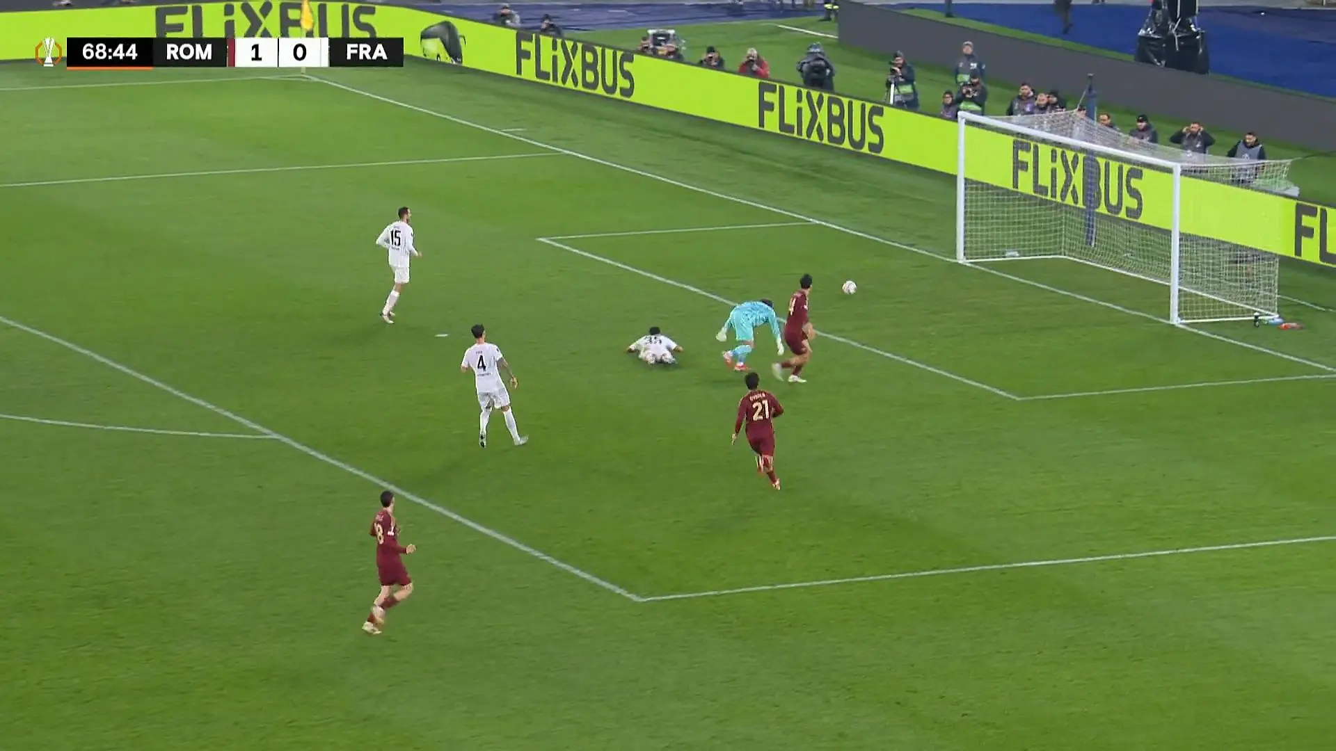 Frankfurt liegt 0:2 in Rom hinten! Rom baut Führung aus