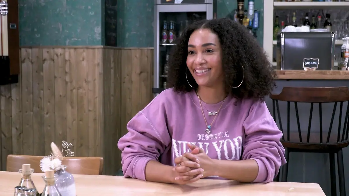 Féréba Koné spielt die Rolle der Imani Okana AWZ-Neuling