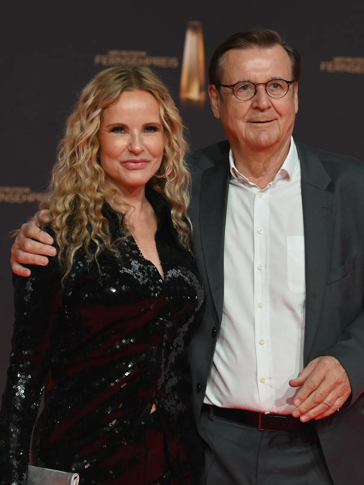 Moderatorin Katja Burkard und ihr Mann Hans Mahr kommen zur Gala und Verleihung des Deutschen Fernsehpreis in Köln.
