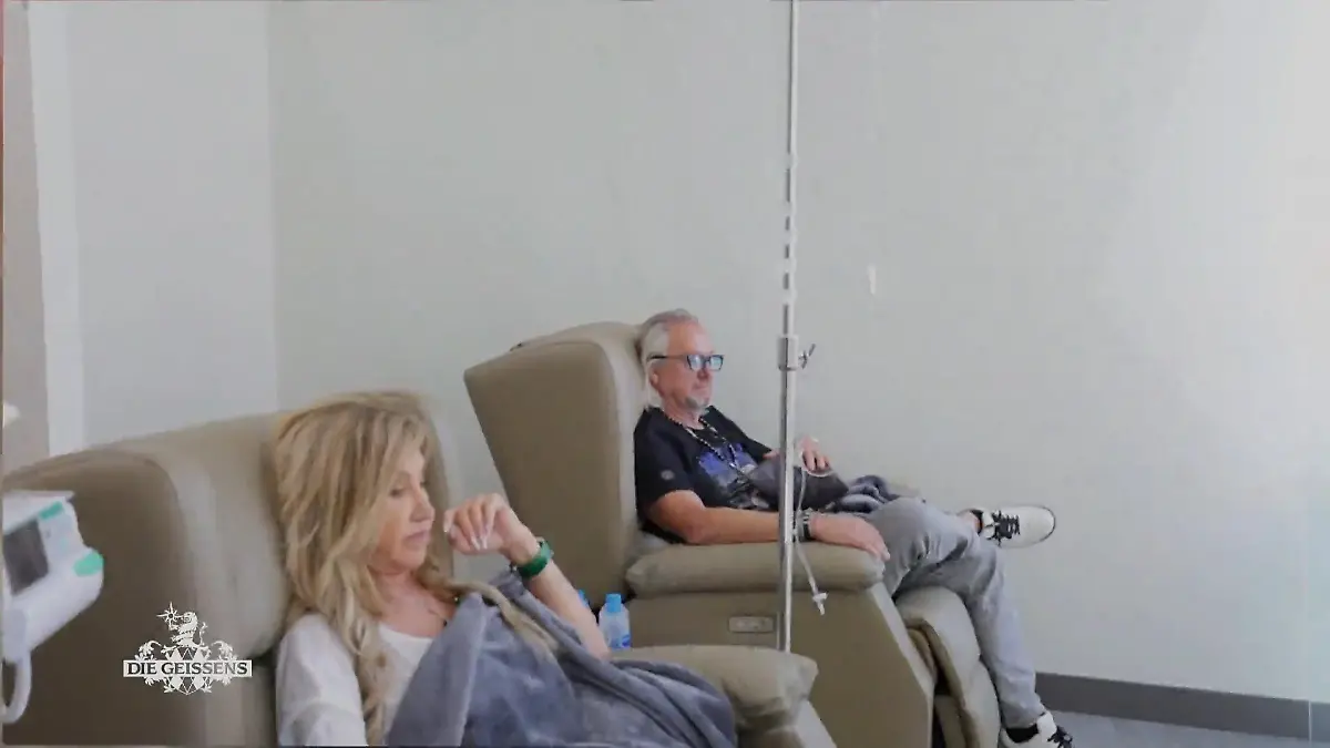 So sieht es aus, wenn sich Carmen und Robert Geiss in Bangkok um ihre Schönheit kümmern.