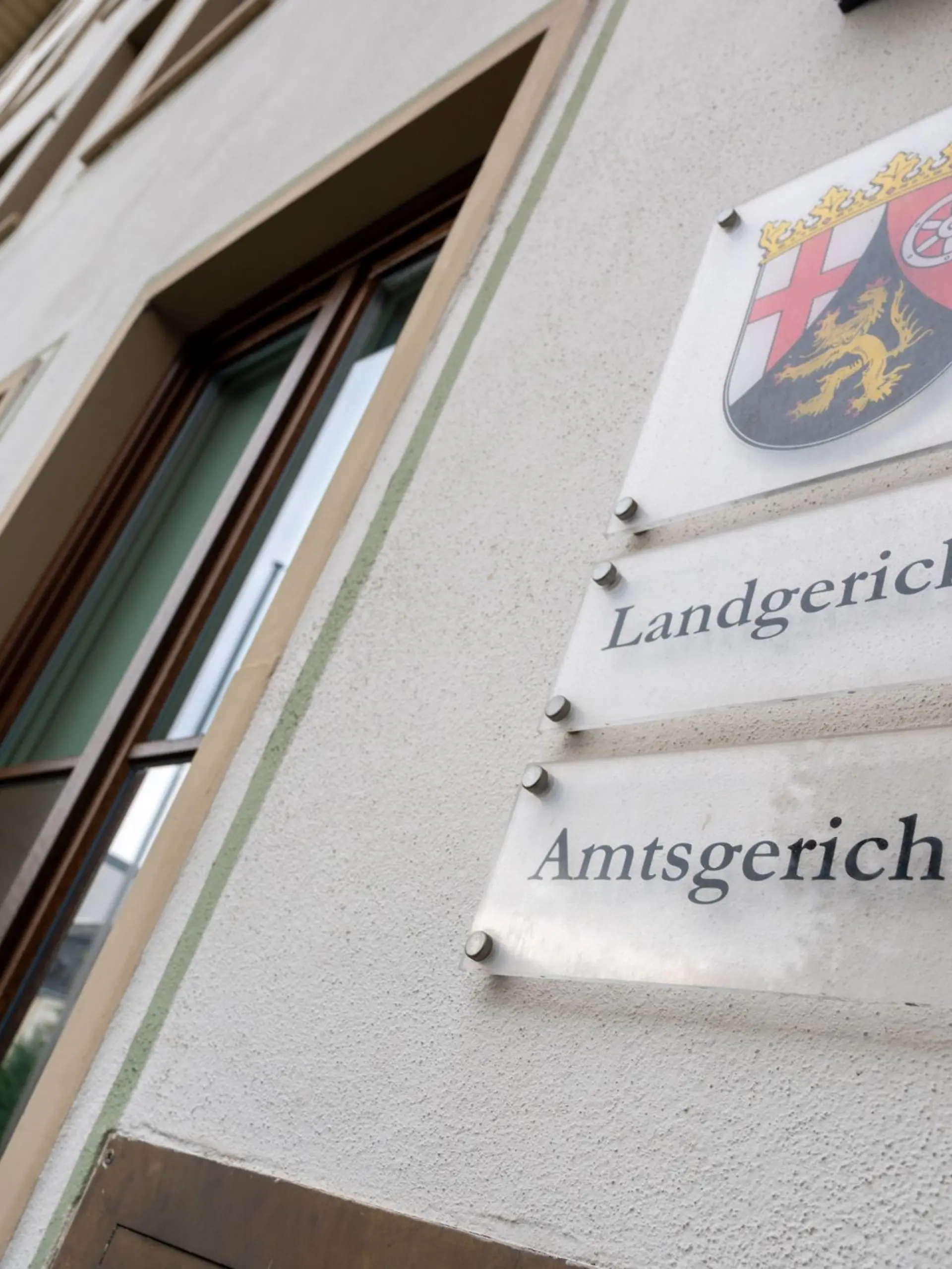 Bild zu: "Mann (20) schüttelt Baby (2) tot"