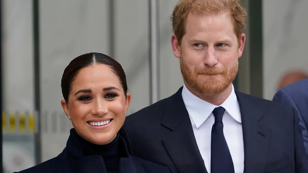 FILE - Meghan Markle and Prince Harry pose for pictures after visiting the observatory in One World Trade in New York, Thursday, Sept. 23, 2021. The Duchess of Sussex on Thursday, Dec. 2, 2021, won the latest stage in her long-running privacy lawsuit against a newspaper publisher over its publication of parts of a letter she wrote to her estranged father.
The Court of Appeal in London upheld a High Court ruling in February that publication of the letter that Meghan Markle wrote to her father Thomas Markle after she married Prince Harry in 2018 was unlawful and breached her privacy. (AP Photo/Seth Wenig, File)