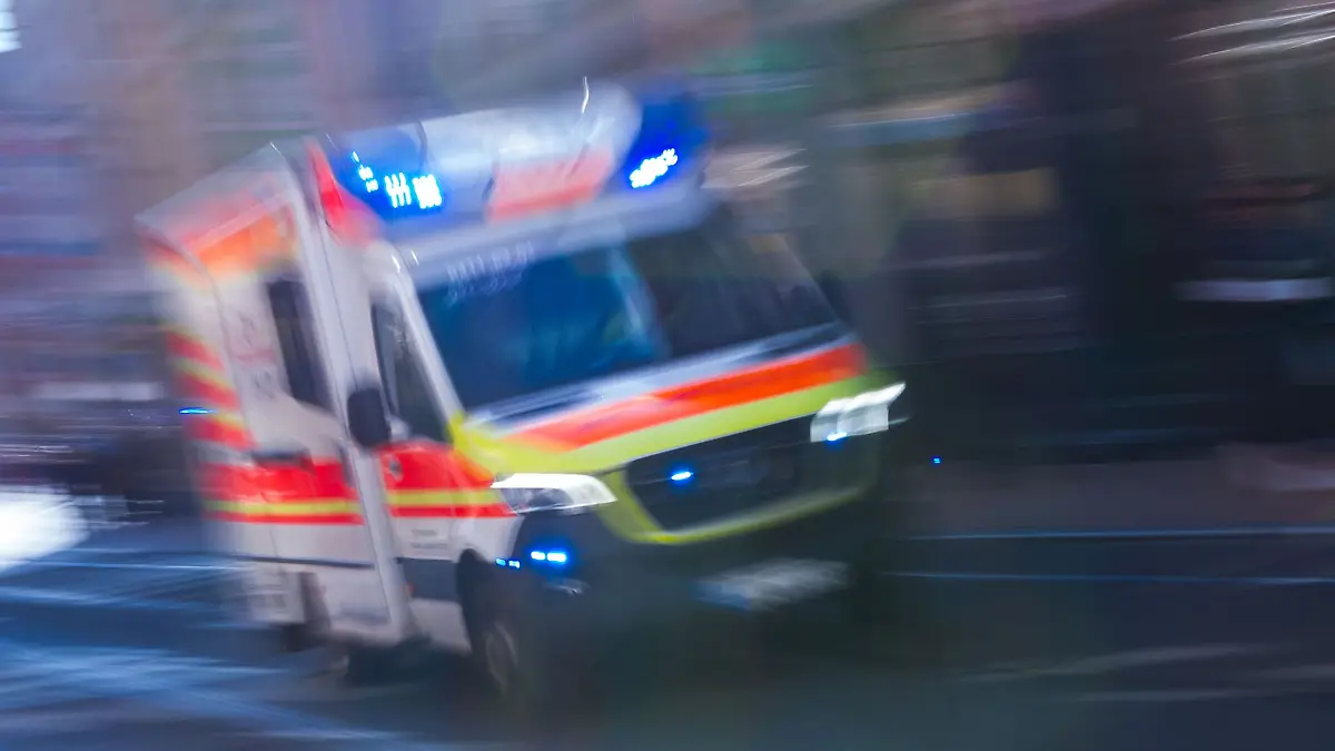 Bei einem schweren Unfall im Landkreis Vorpommern-Greifswald kam eine 72-jährige Frau ums Leben. (Symbolbild)