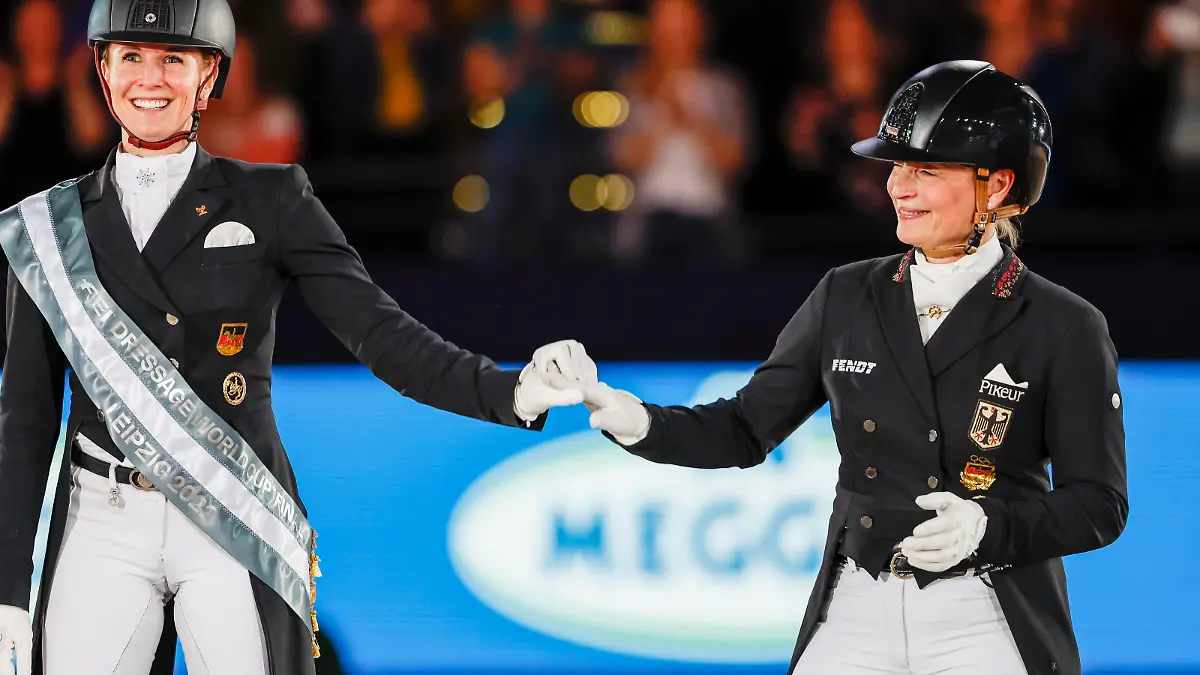 LEIPZIG - Partner Pferd / FEI World Cup Finals 2022, LEIPZIG - Partner Pferd / FEI World Cup Finals 2022 BREDOW-WERNDL Jessica von GER, TSF Dalera BB WERTH Isabell GER, Weihegold FEI DRESSAGE WORLD CUP  Final - GRAND PRIX FREESTYLE / KÜR CDI-W presented by MEGGLE Leipzig, Messe 09. April 2022 - *** LEIPZIG Partner Horse FEI World Cup Finals 2022, LEIPZIG Partner Horse FEI World Cup Finals 2022 BREDOW WERNDL Jessica von GER , TSF Dalera BB WERTH Isabell GER , Weihegold FEI DRESSAGE WORLD CUP  Final GRAND PRIX FREESTYLE KÜR CDI W presented by MEGGLE Leipzig, Messe 09 April 2022 