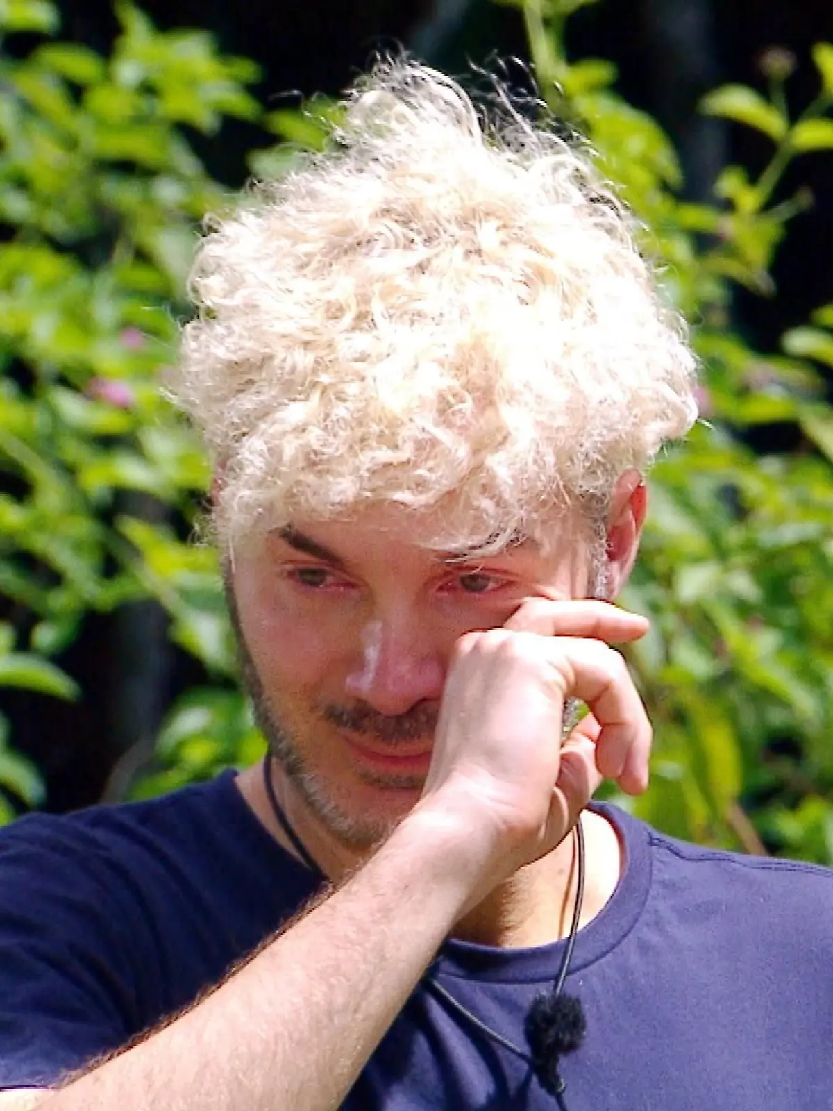 Sam Dylan muss zur Dschungelprüfung Karriere-Leider zum Mount IBES. Schon weinend kommt Sam bei Sonja und Jan an. „Ich trete trotzdem zu dieser Prüfung an”, so Sam mit zittriger Stimme bei seiner insgesamt achten Dschungelprüfung.
