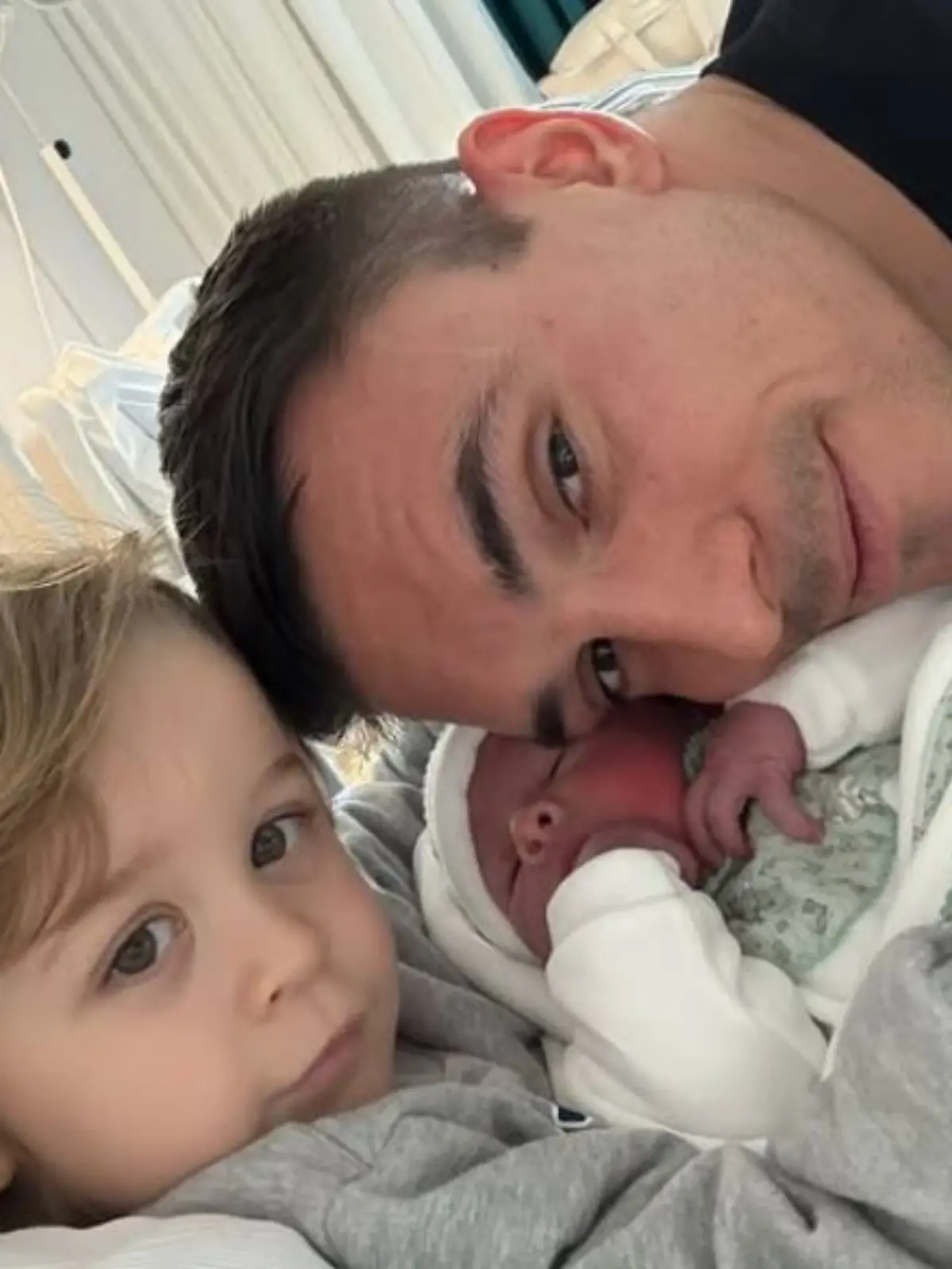 João Palhinha mit seinen beiden Kindern Francisco Maria und João Maria (2).