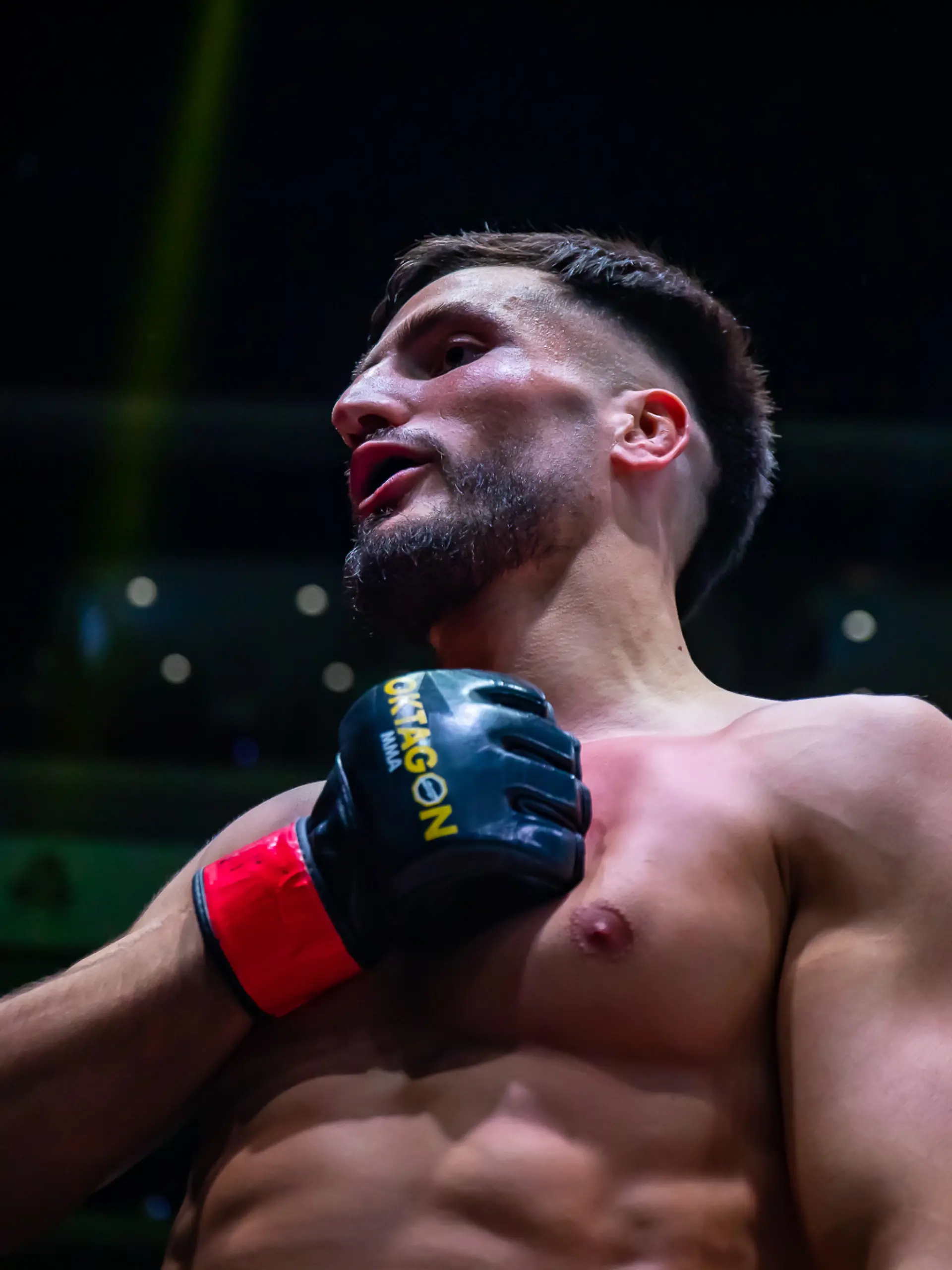 Bild zu: "Kampf-Aus! Fuß-Drama um MMA-Star – jetzt blicken alle auf IHN"