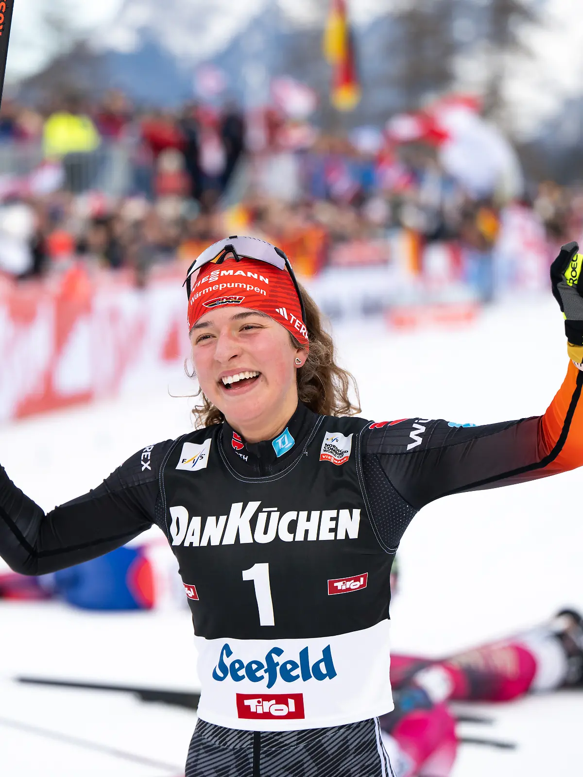 Nathalie Armbruster sorgt für den ersten Erfolg einer Deutschen in der Nordischen Kombination überhaupt.