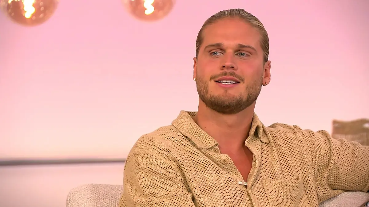 Rúrik Gíslason singt jetzt in einer Boyband Was kann der Mann denn nicht?