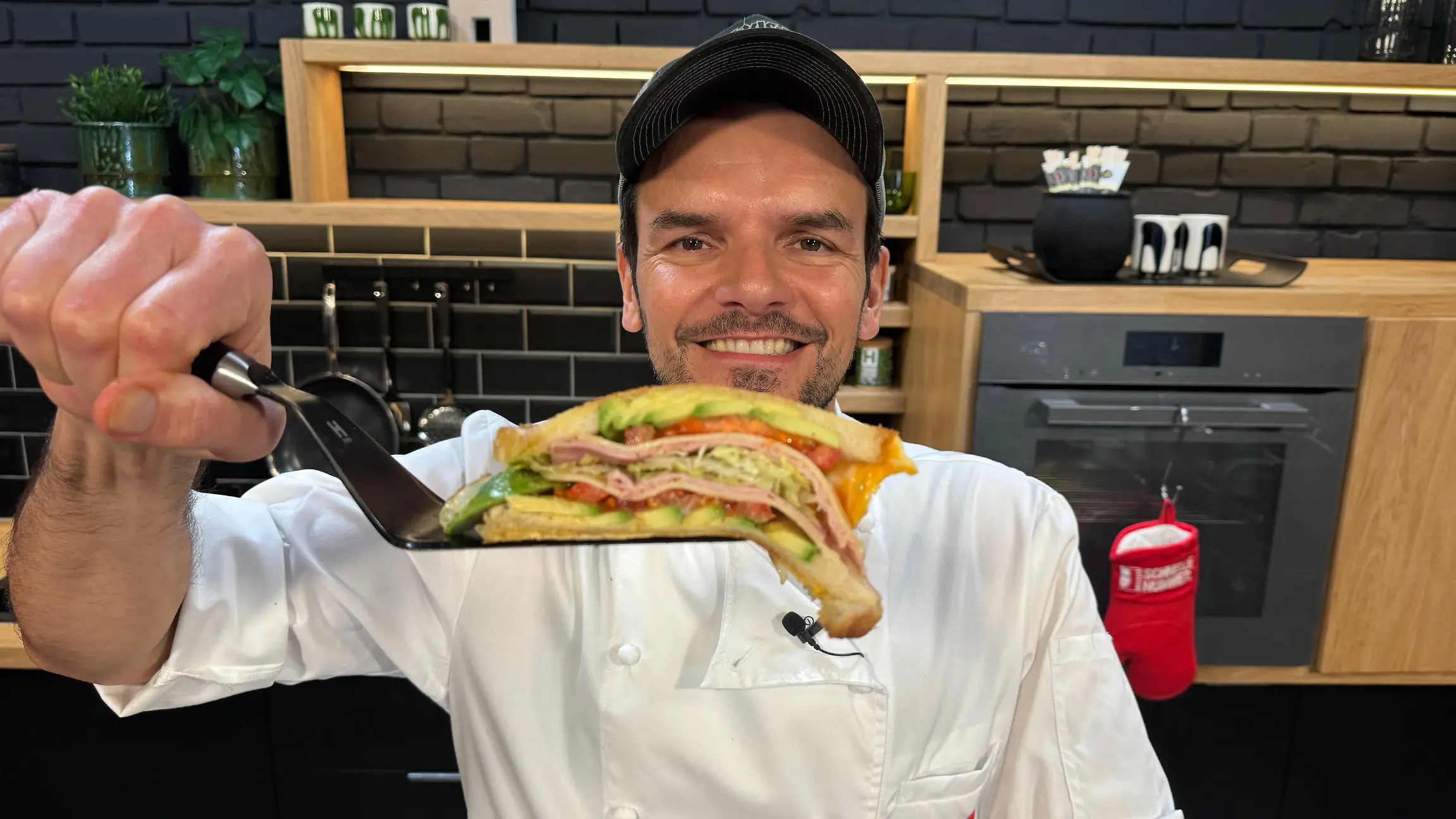Hensslers ultimatives Frühstückssandwich Schnell, lecker, alles drauf