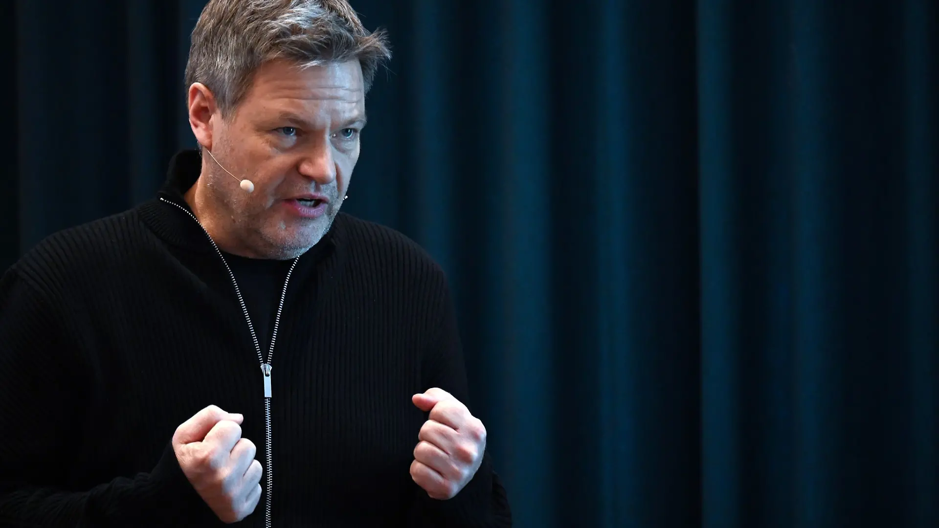 Deutschland muss an seinen Klimaschutzzielen festhalten, fordert Grünen-Politiker Robert Habeck.