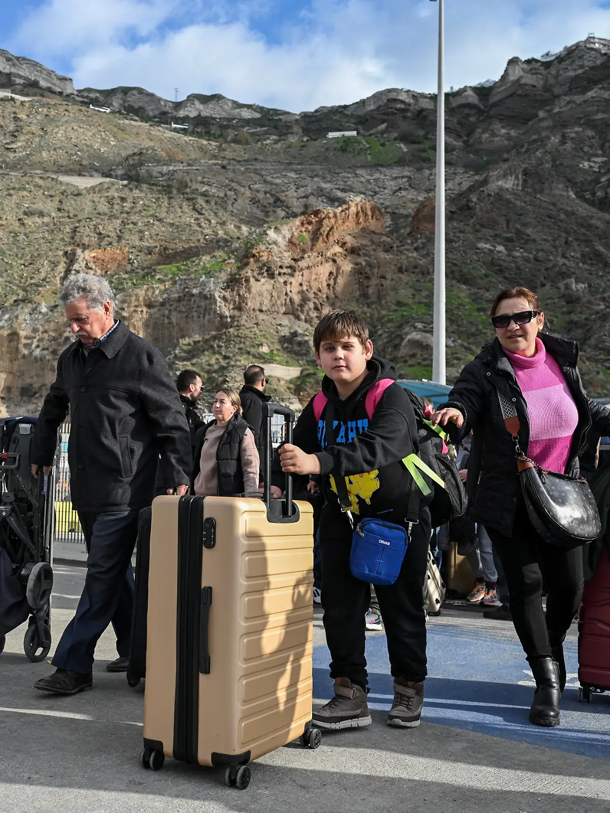 Bild zu: "Menschen verlassen griechische Trauminsel – Expertin warnt vor möglichen Folgen"