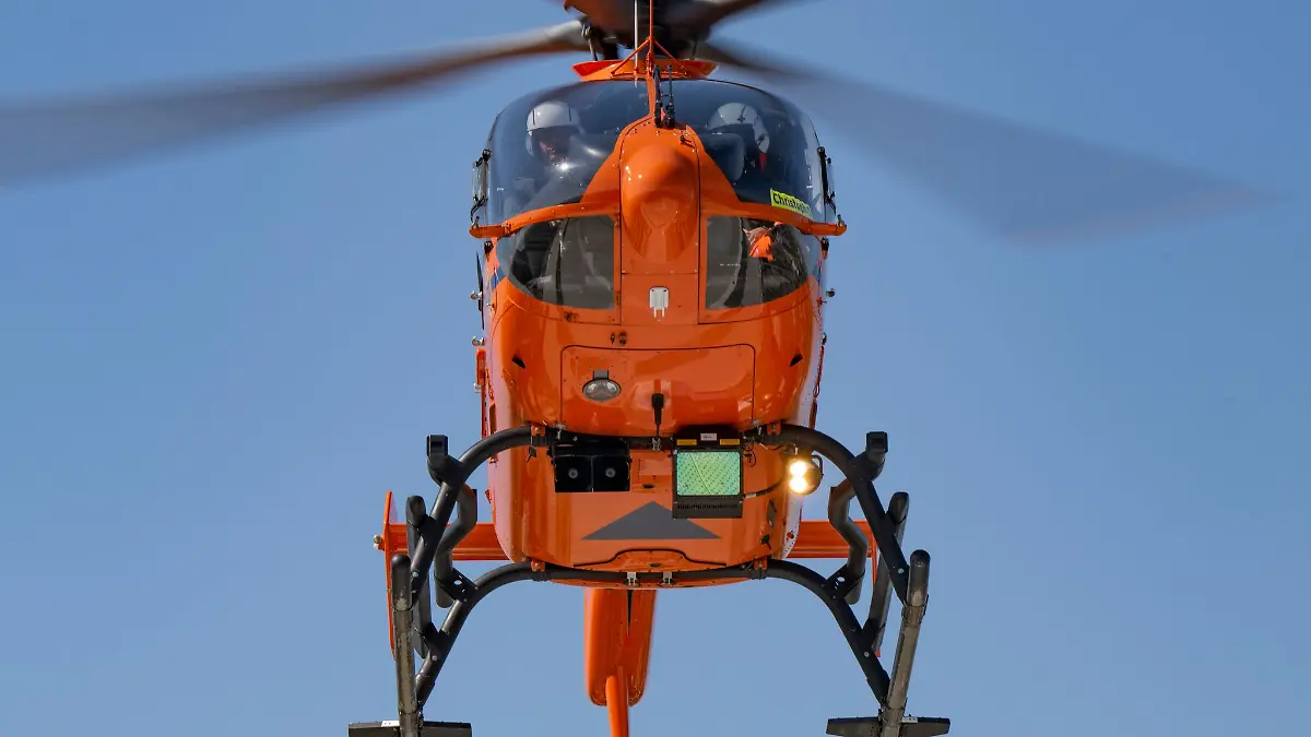 Mit einem Rettungshubschrauber wurde ein verletzter Tankstellenmitarbeiter in eine Klinik geflogen. (Symbolbild)