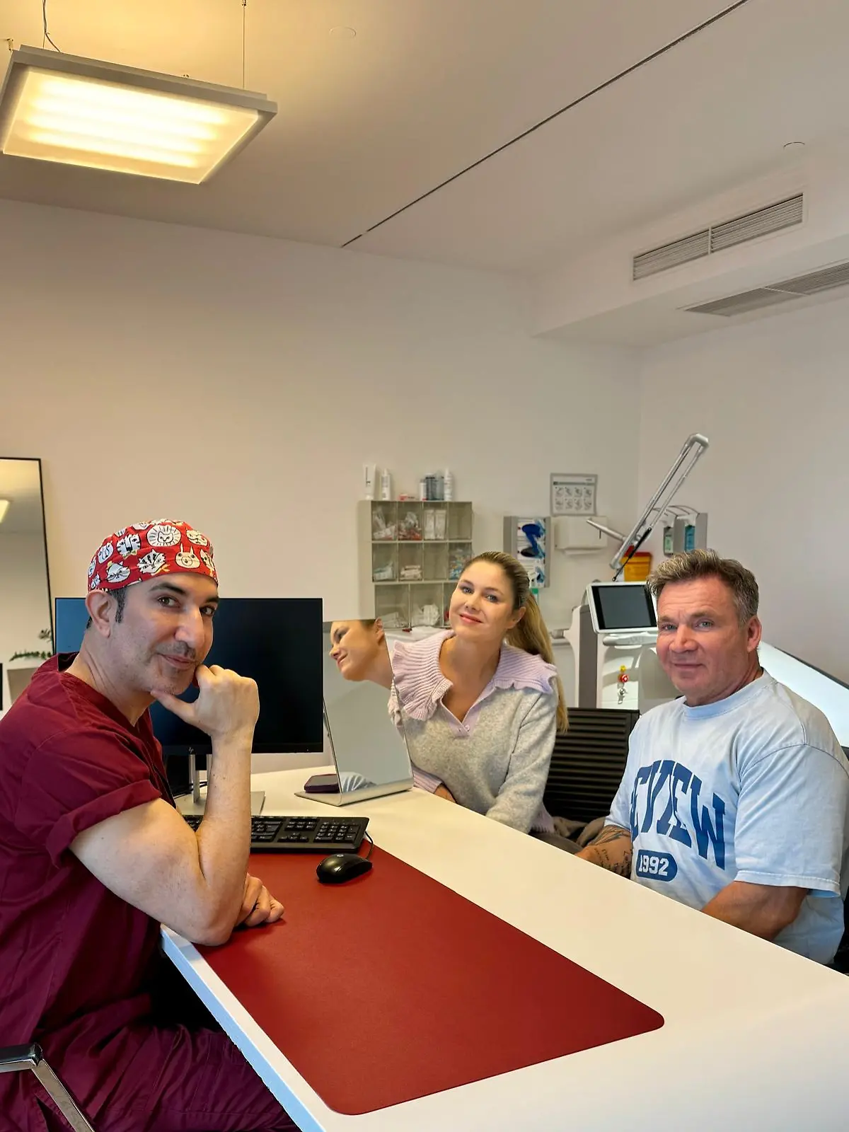 Yvonne Woelke und Peter Klein bei Dr. Fatemi