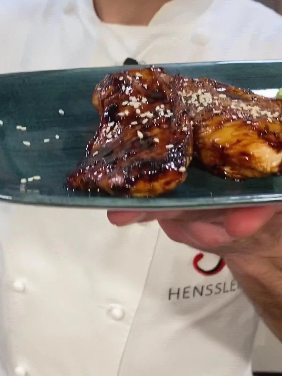 Rezept von Steffen Henssler: Gegrillte Hähnchenbrust mit Avocadocreme