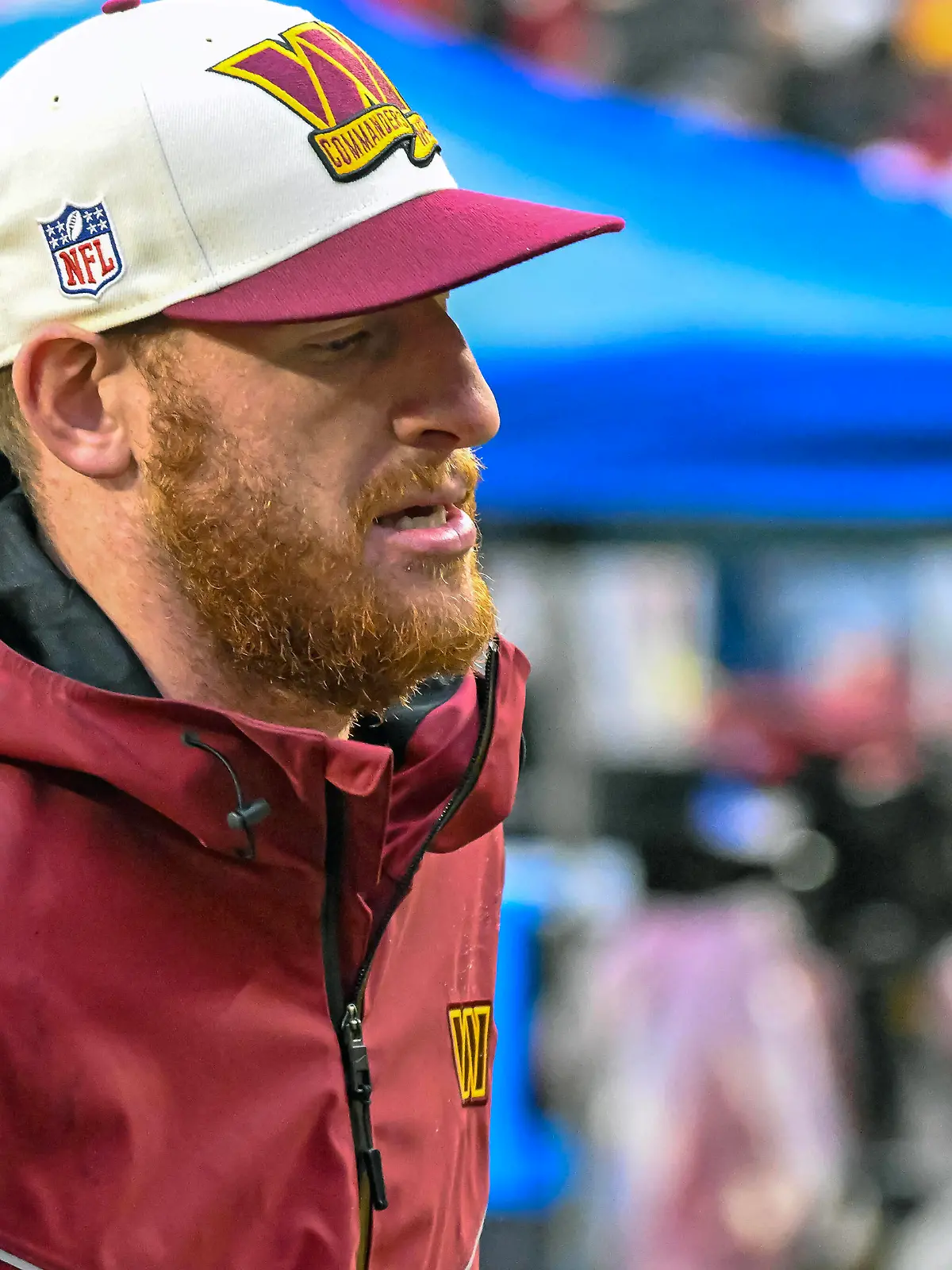 LANDOVER, MD - NOVEMBER 27: Washington Commanders quarterback Carson Wentz 11 runs off the field following the NFL, American Football Herren, USA game between the Atlanta Falcons and the Washington Commanders on November 27, 2022 at Fed Ex Field in Landover, MD. Photo by Mark Goldman/Icon Sportswire NFL: NOV 27 Falcons at Commanders Icon749221127188 