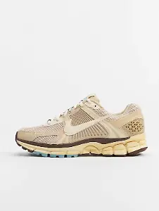 Nike – Zoom Vomero 5 Oatmeal