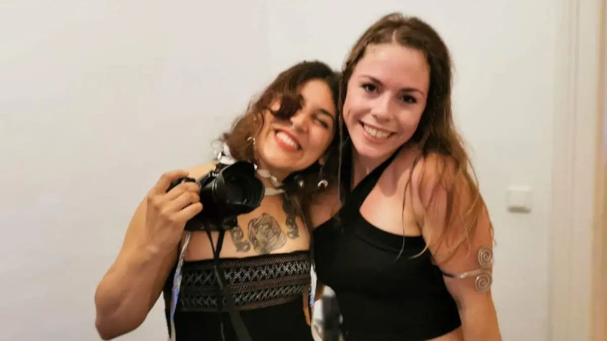 Vanessa und Sophie sind seit 13 Jahren befreundet. Jetzt hat Vanessa die Spendenaktion ins Leben gerufen, um Ihre Freundin wieder nach Hamburg zu holen.