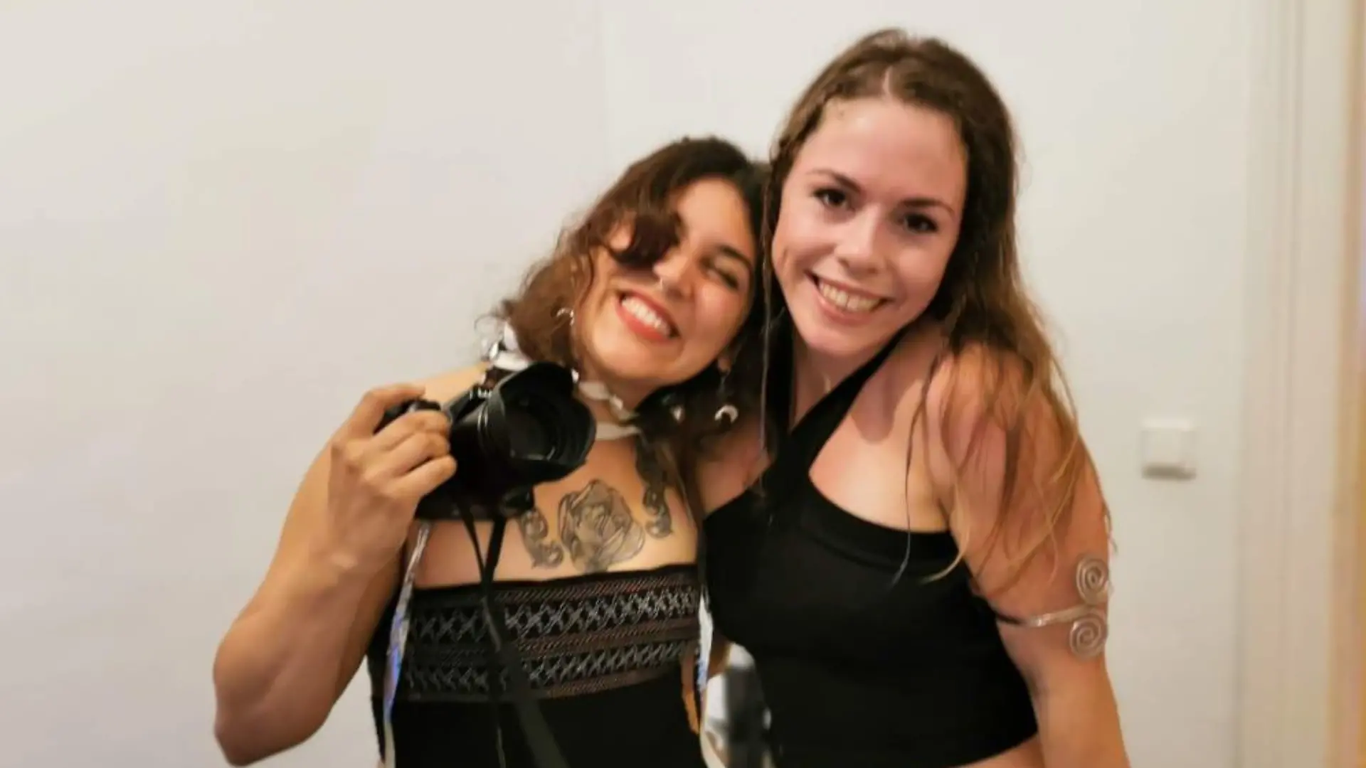 Vanessa und Sophie sind seit 13 Jahren befreundet. Jetzt hat Vanessa die Spendenaktion ins Leben gerufen, um Ihre Freundin wieder nach Hamburg zu holen.