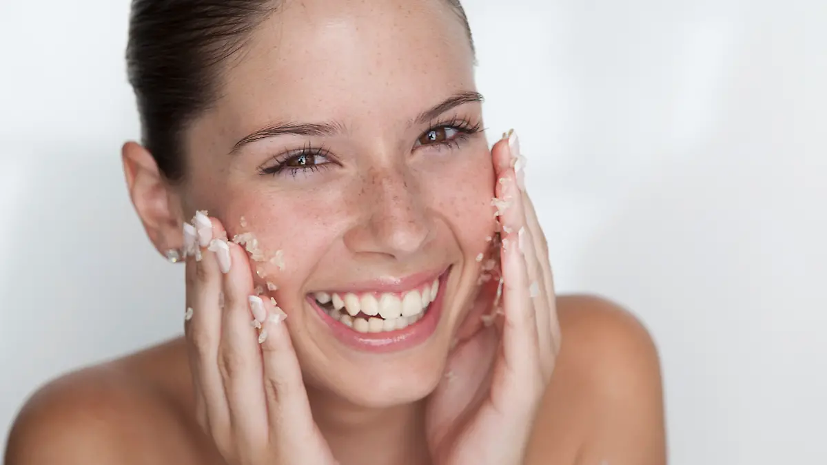Frau mit Peeling