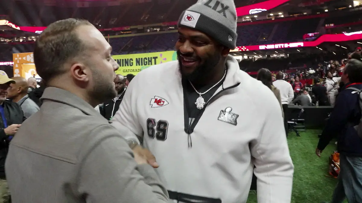 RTL-Reporter treffen NFL-Stars Einstimmen für den Superbowl
