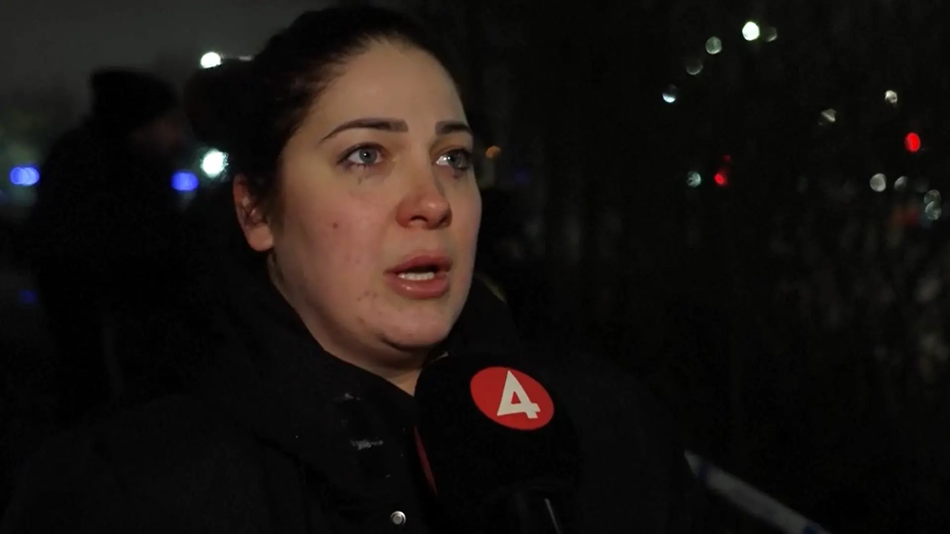 Marwa wird Augenzeugin der Bluttat und leistet erste Hilfe. 