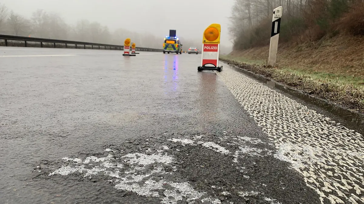 Die A4 ist aktuell zwischen Engelskirchen und Overath ist aktuell gesperrt.