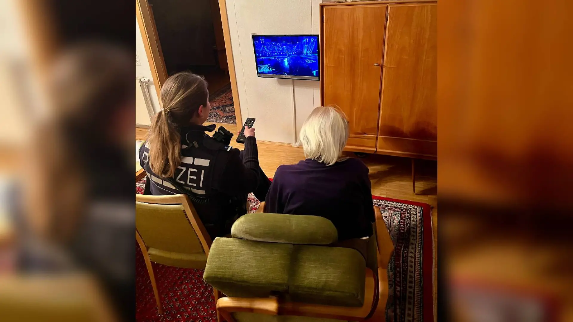 Außergewöhnlicher Polizei-Einsatz in Stuttgart! Ältere Dame meldet „blauen Bildschirm” und die Einsatzkräfte rücken aus.