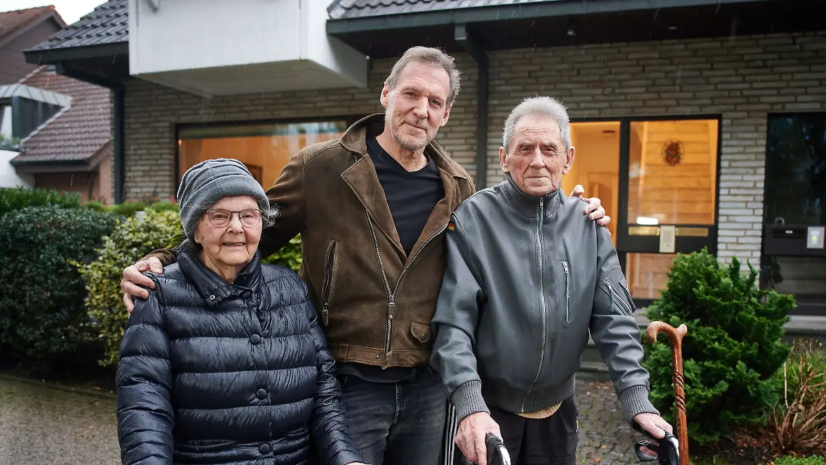 Ralf Moeller mit seinen verstorbenen Eltern. 