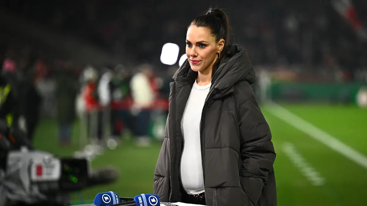 ARD-Moderatorin Esther Sedlaczek ist erneut schwanger.