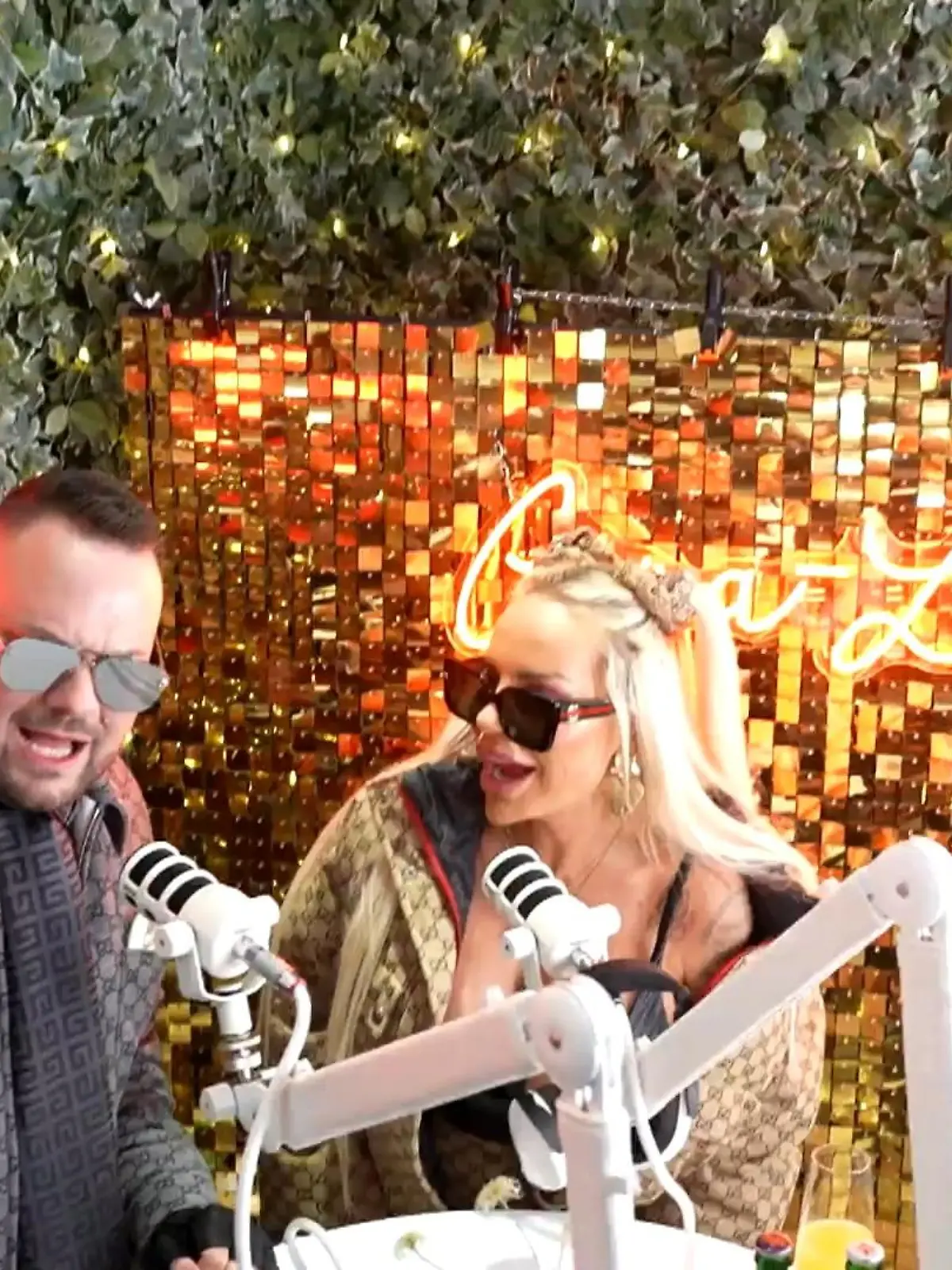 Bild zu: "In „Gina-Lisas Gossip Garage” geht’s zur Sache"