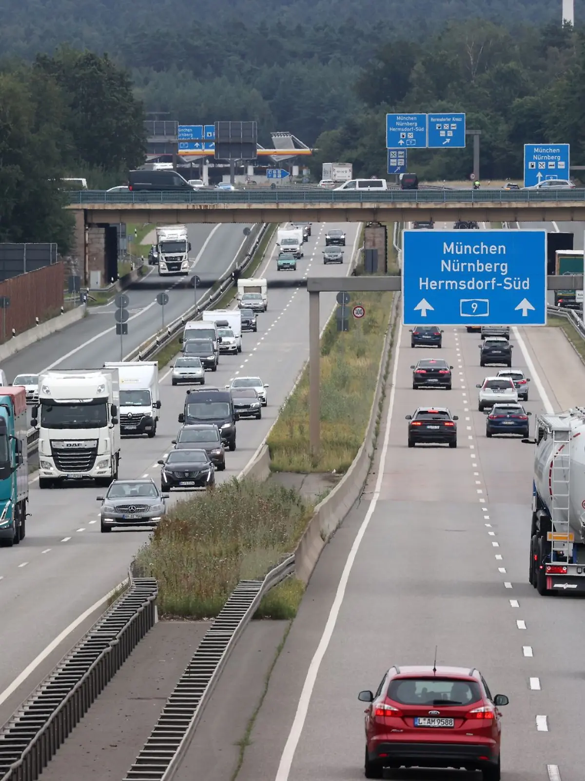 Bild zu: "Polizei Pforzheim nimmt Mittelspurschleicher ins Visier"