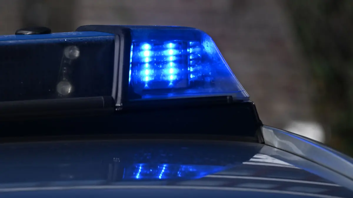 Die Polizei sperrte den Bereich weiträumig ab. (Symbolbild)