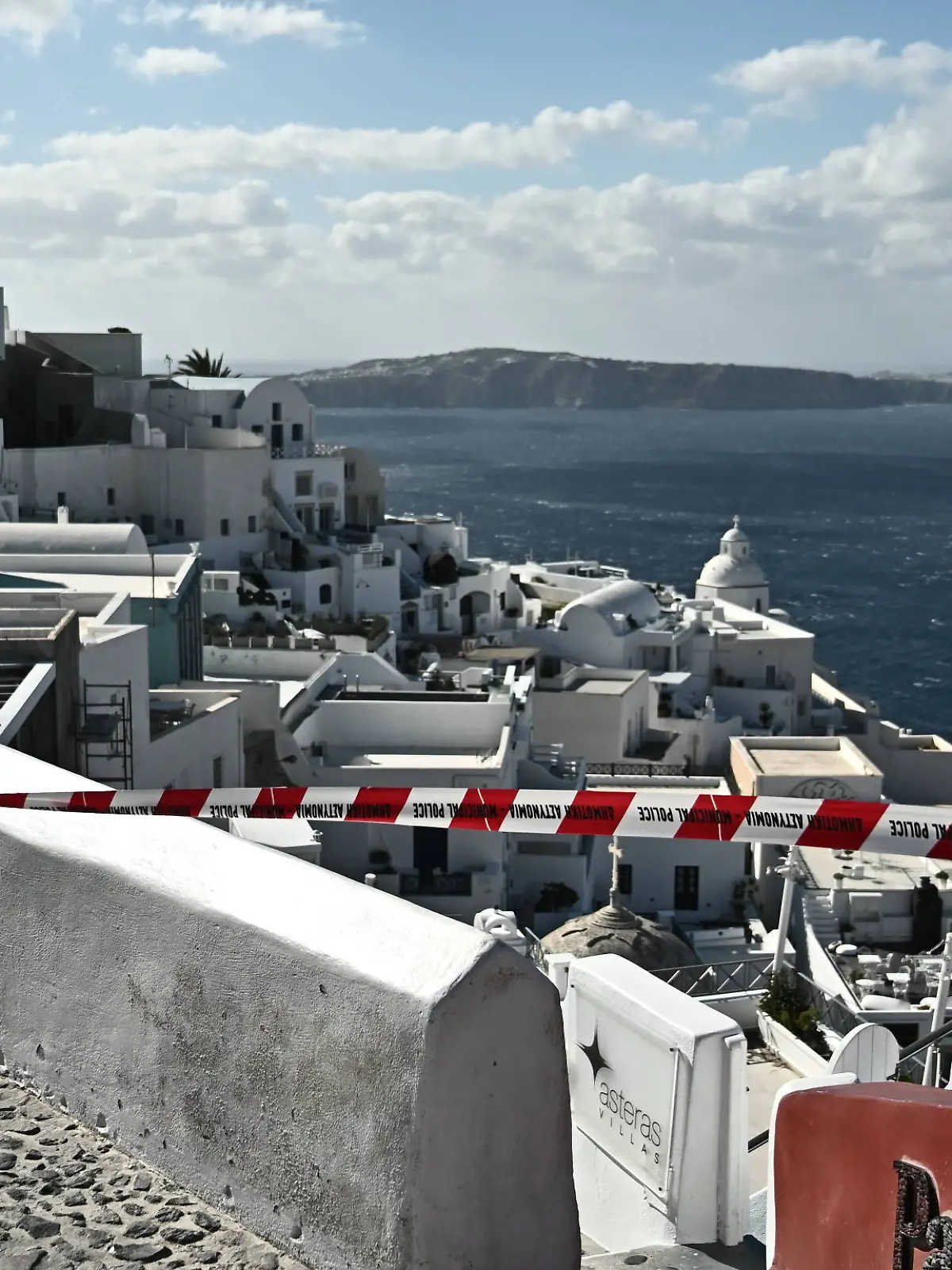 Bild zu: "Notstand für Santorini ausgerufen"