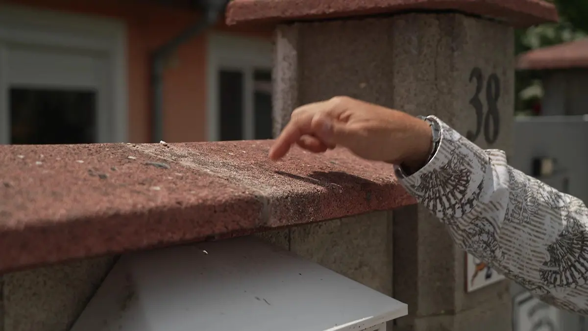 Hier vor dem Haus der Familie M. soll das Erpresserschreiben mit dem abgetrennten Finger gelegen haben.