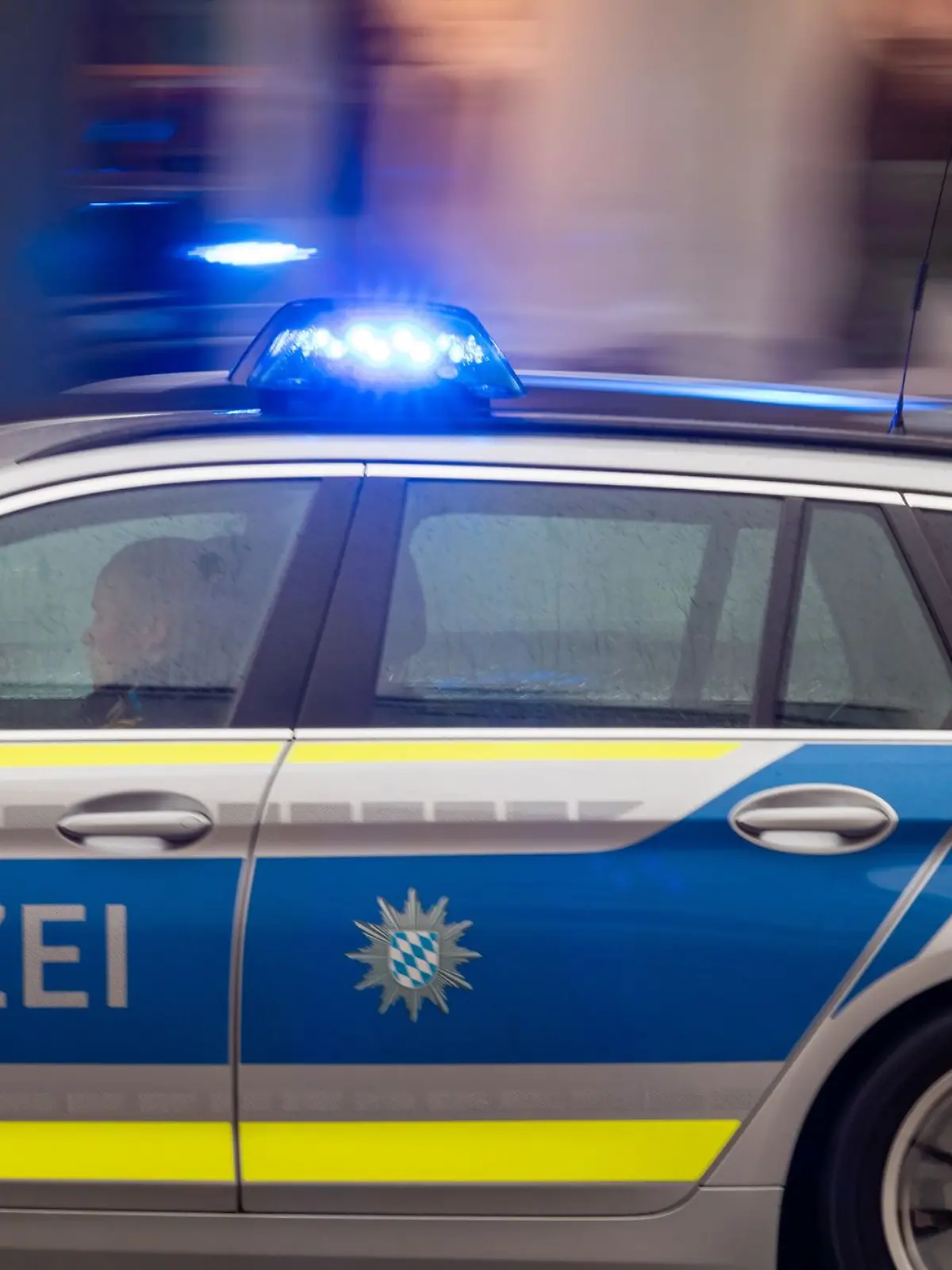 Bild zu: "Influencer löst Polizeieinsatz aus – für seinen TikTok-Livestream!"