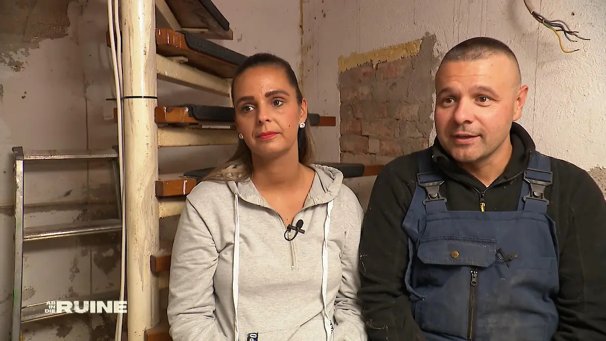 Aus dem Innenhof soll ein Wohnzimmer werden Das Paar braucht mehr Platz