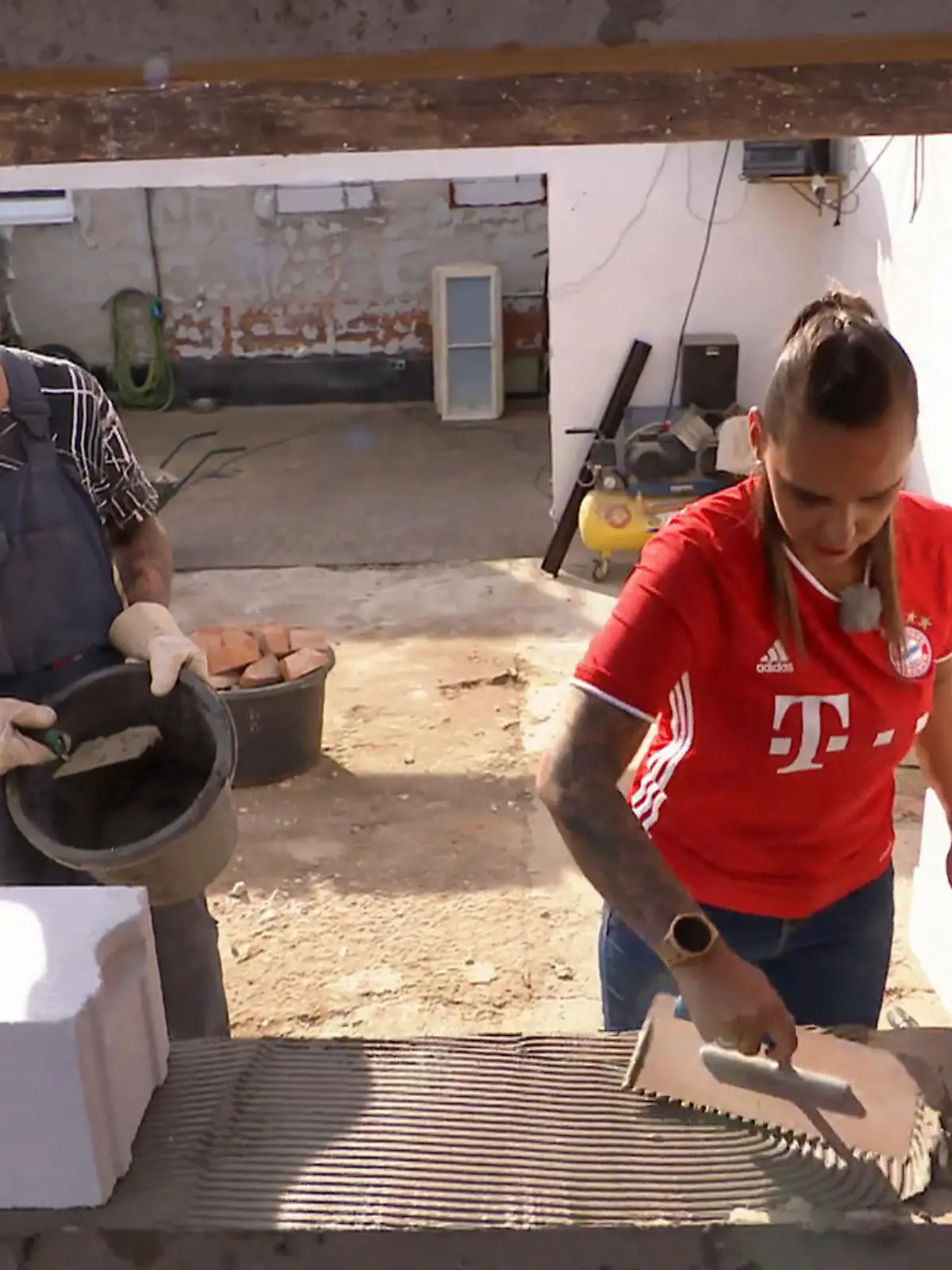 Bild zu: "Karo wird zur Mauerqueen"